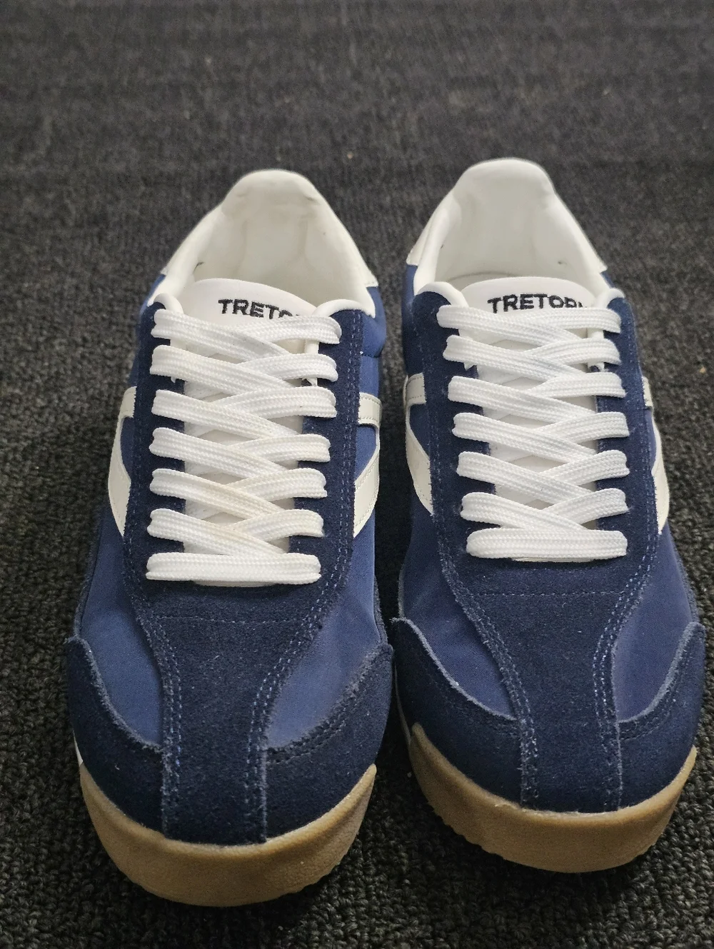 Tretorn Navy & White Rawlins 2.0 Retro Runner Sneakers w/ Gum Soles Women's 7.5M - Picture 2 of 8